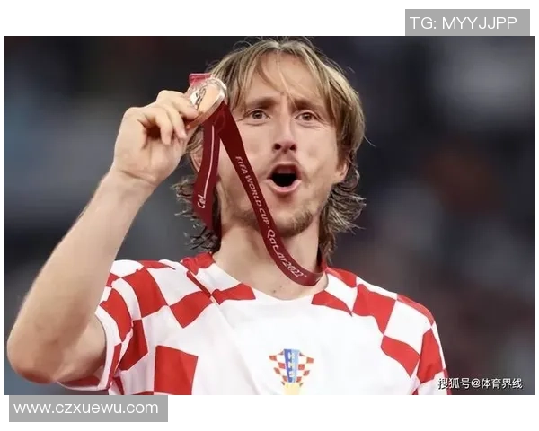 莫德里奇：从克罗地亚足球天才到世界足坛传奇的辉煌历程与成就分析